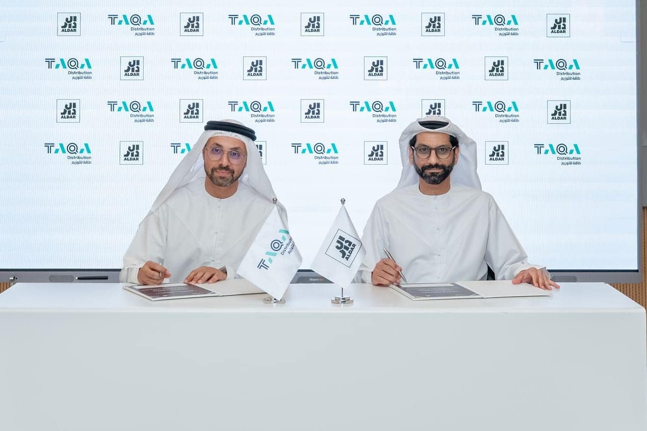 شراكة استراتيجية بين " طاقة " و " الدار " تعزز الاستدامة في مجمعات أبوظبي السكنية
