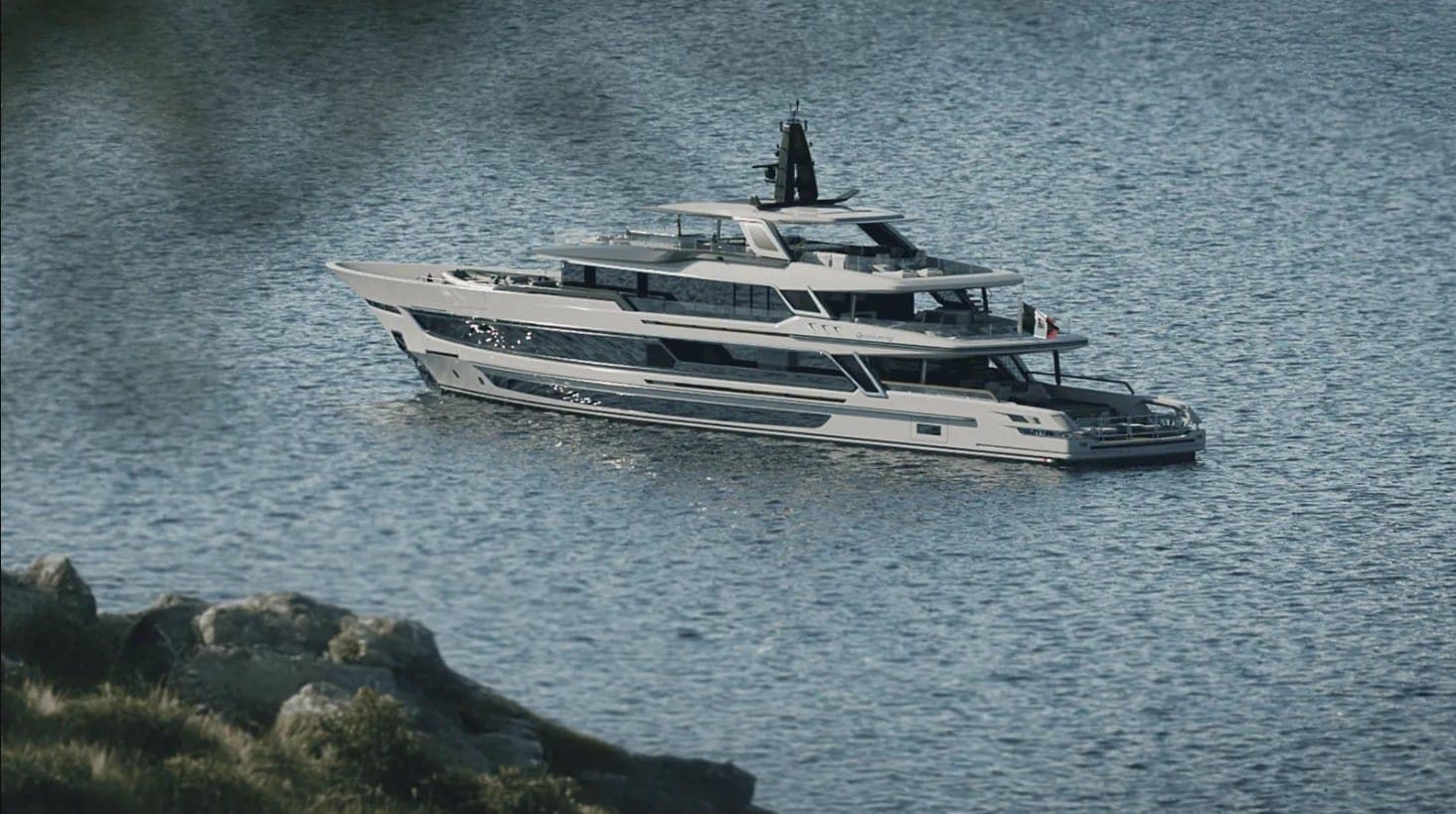 إيطاليا تتألق بيع أول سوبر يخت Baglietto T54 54 متراً – الحمولة 499 طناً وتفاصيل التصميم الحصري و التسليم في 2027 1